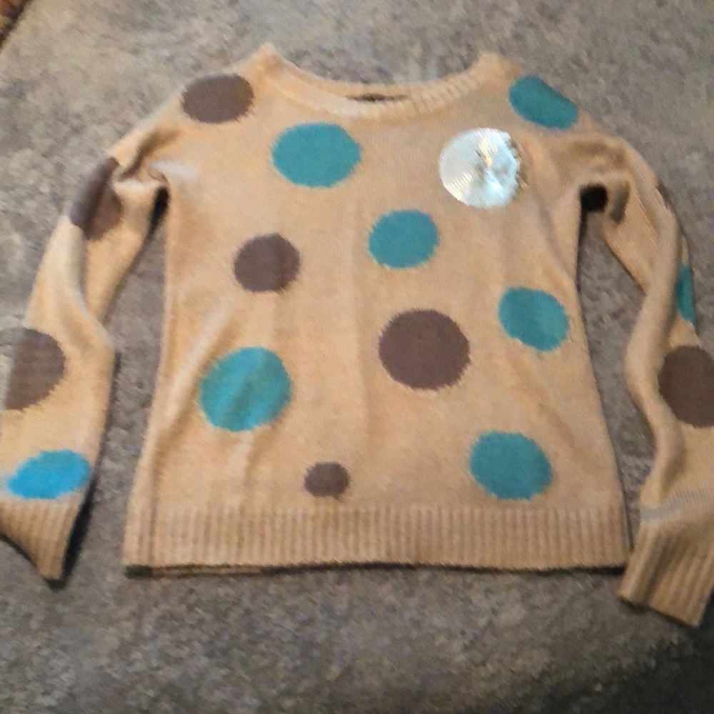 Ladies Long-sleeve Sweater.